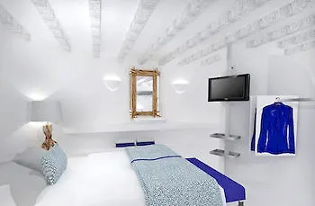 Hotel apartamentowy Colours Of Mykonos Luxury Residences & Psarrou