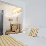 Hotel apartamentowy Colours Of Mykonos Luxury Residences & 4*