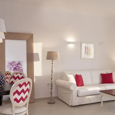 Colours Of Mykonos Luxury Residences & Apart Otel 4*
