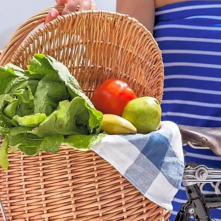 كالورز اوف ميكونوس وأجنحة بسارو