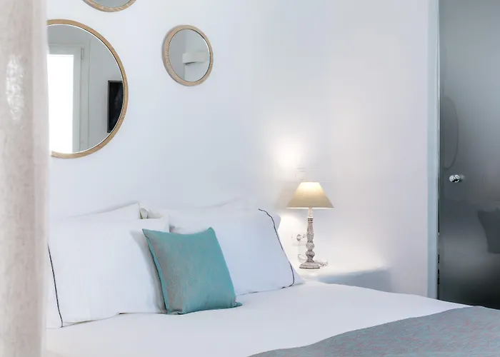 Colours Of Mykonos Luxury Residences & 4* Псароу