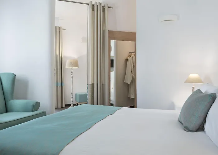 Colours Of Mykonos Luxury Residences & Апарт-отель Псароу