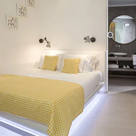 Colours Of Mykonos Luxury Residences & 프사로우